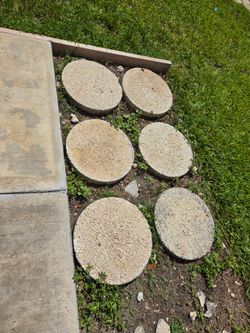 Round Concrete Stepping Stones