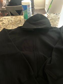 Size XL essential black on white zip up