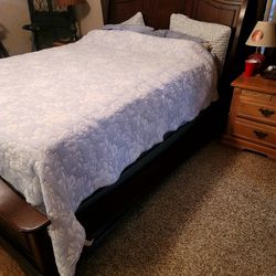 Queen Size Sleigh  Bed