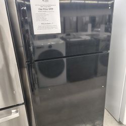 $599 (MSRP$1299, Save $700)GE 21.9 CU FT Garage Ready (Keeps Temperature In Unconditioned Spaces) Black Refrigerator 