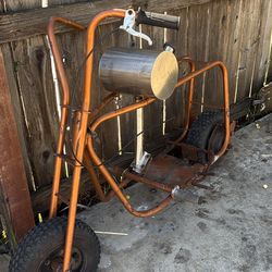 mini bike roller w/ gas tank