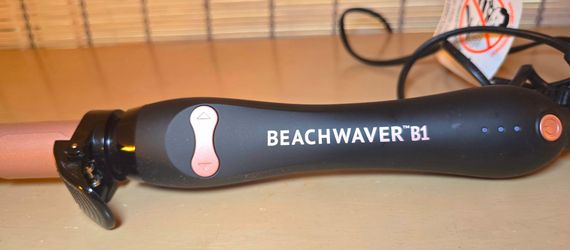 ***** NEW BEACHWAVER B1 1' CURLING IRON ****