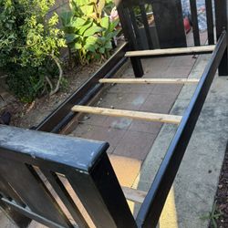 Twin Bed Frame   Used 