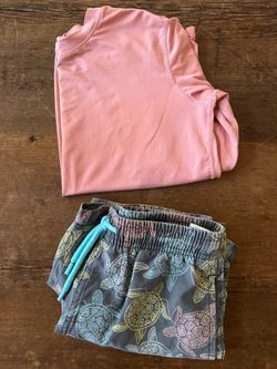 Boys Size 6 / 7 Swim Trunks & Rash Guard