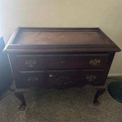 Dresser 