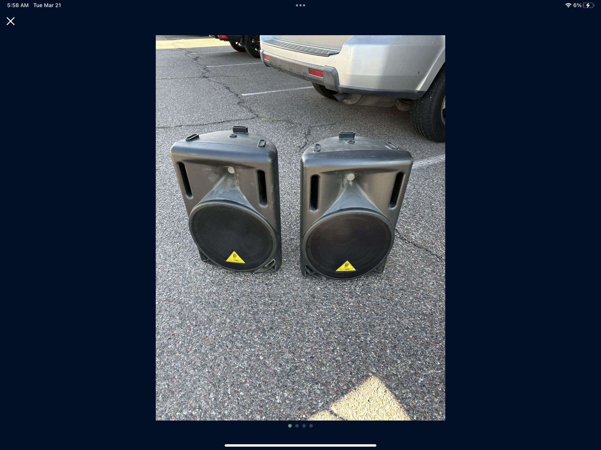 2 Behringer Eurolive B212A 400-Watt 2-Way 12" Powered Speakers