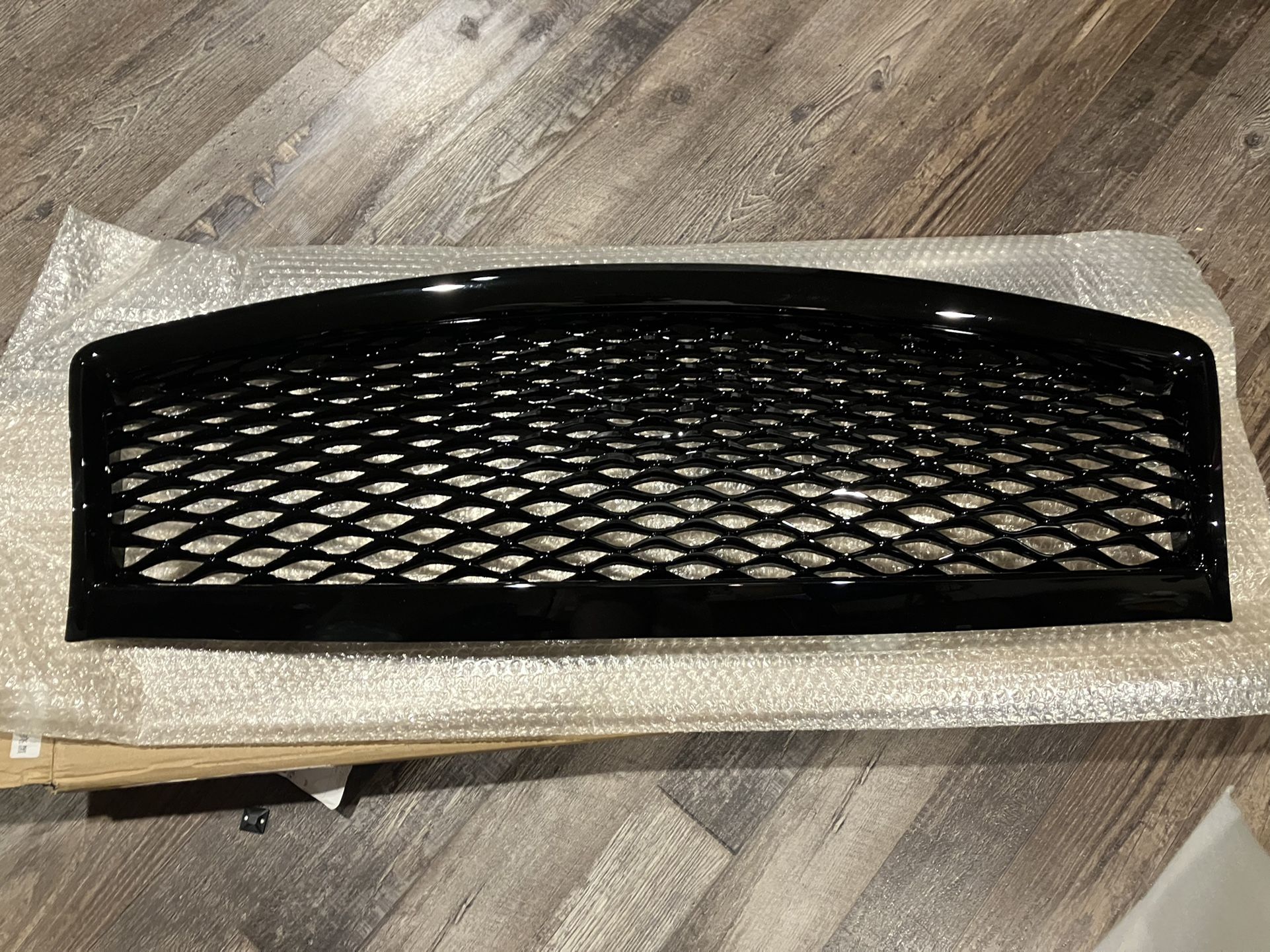 Q50 Front Grille - Gloss Black - Debadged