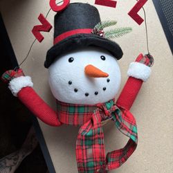 Humble Estate Snowman Tree Topper with NOEL Sign