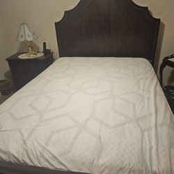 Queen Bedroom Set 