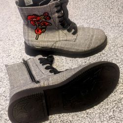 Rocket Dog Women's JELINA Elroy Cotton/Old Rose Patch Combat Boot, Black, 9 M US
