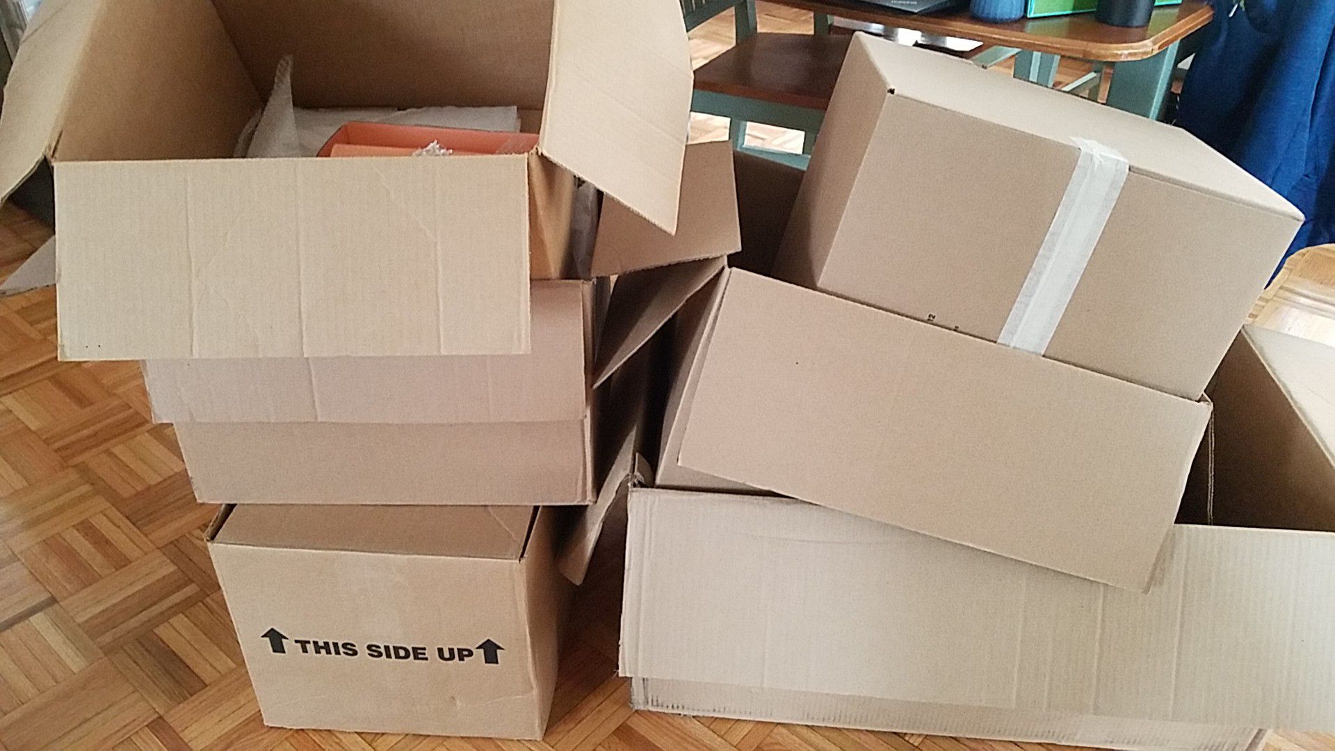 Free Moving boxes & packing material