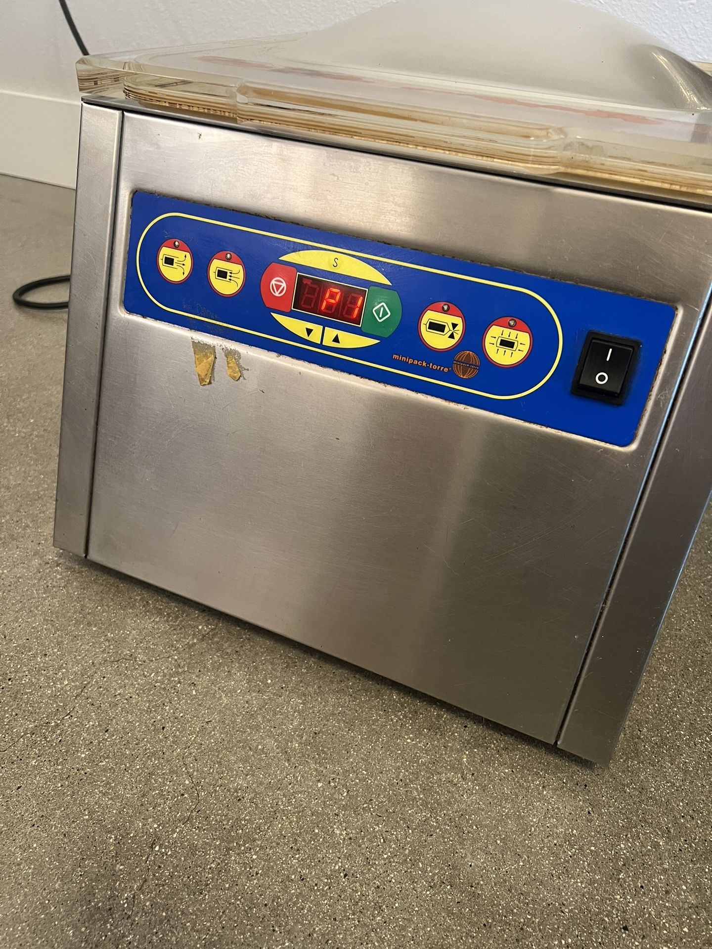 Commercial Mini Pack Cryovac machine