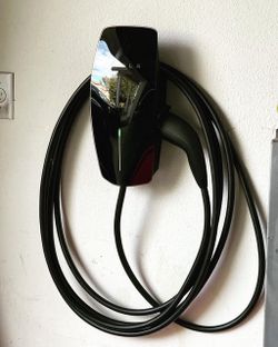 Tesla Universal Wall Connector