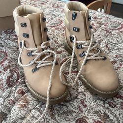 Women’s Boots Size 8.5