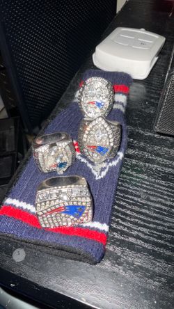 4 Super Bowl patriots rings