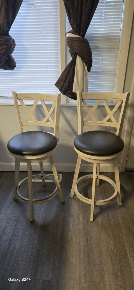 4 Bar Stools