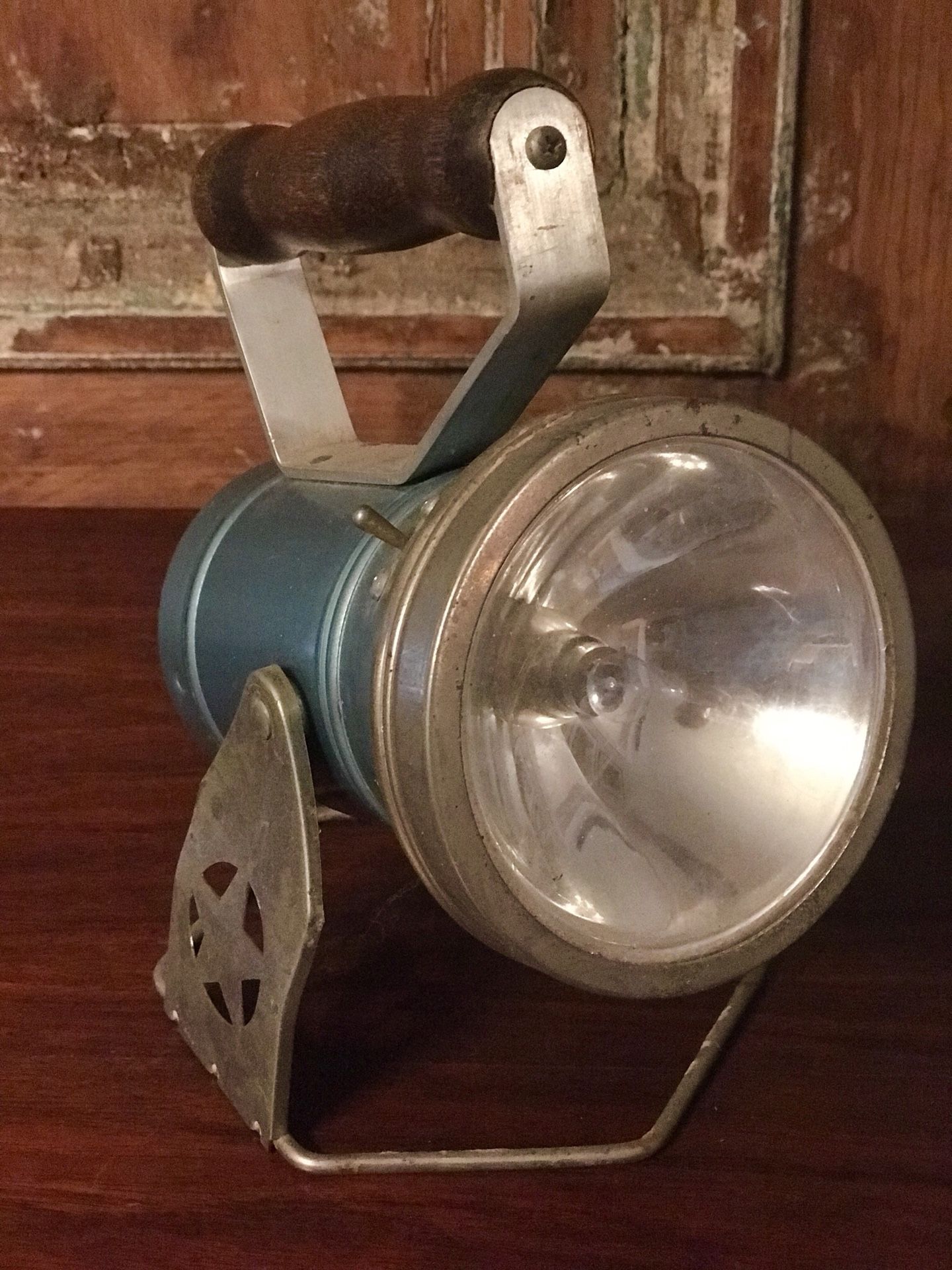 VINTAGE BLUE STAR HEADLIGHT AND LANTERN CO FLASHLIGHT