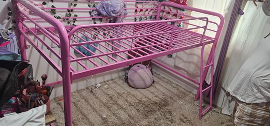 Pink kid  loft bed