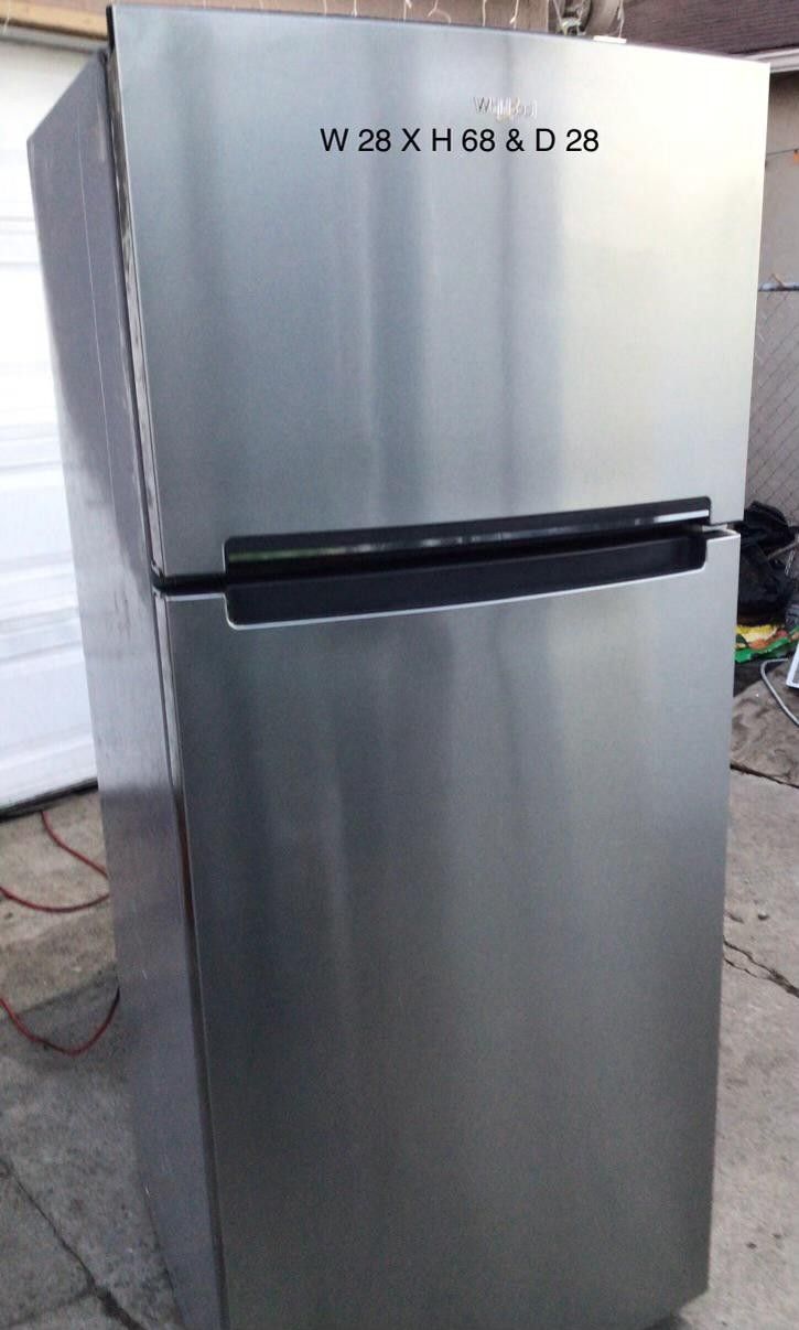 Whirlpool Top-Freezer Refrigerator 
