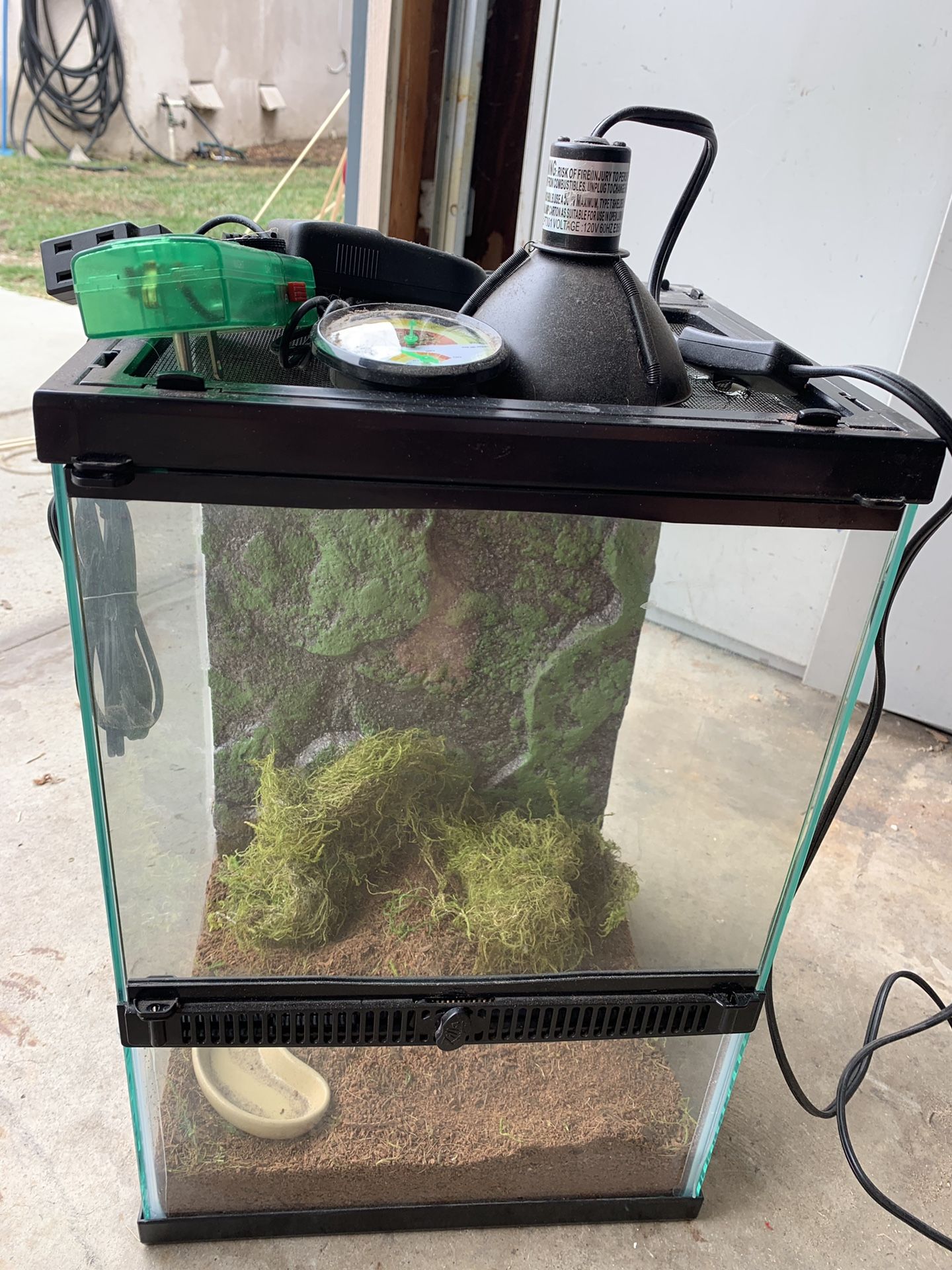 Zilla Reptile Habitat Cage Terrarium for Sale in Hawthorne, CA OfferUp
