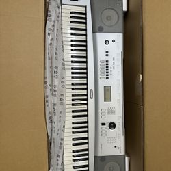 Yamaha DGX230