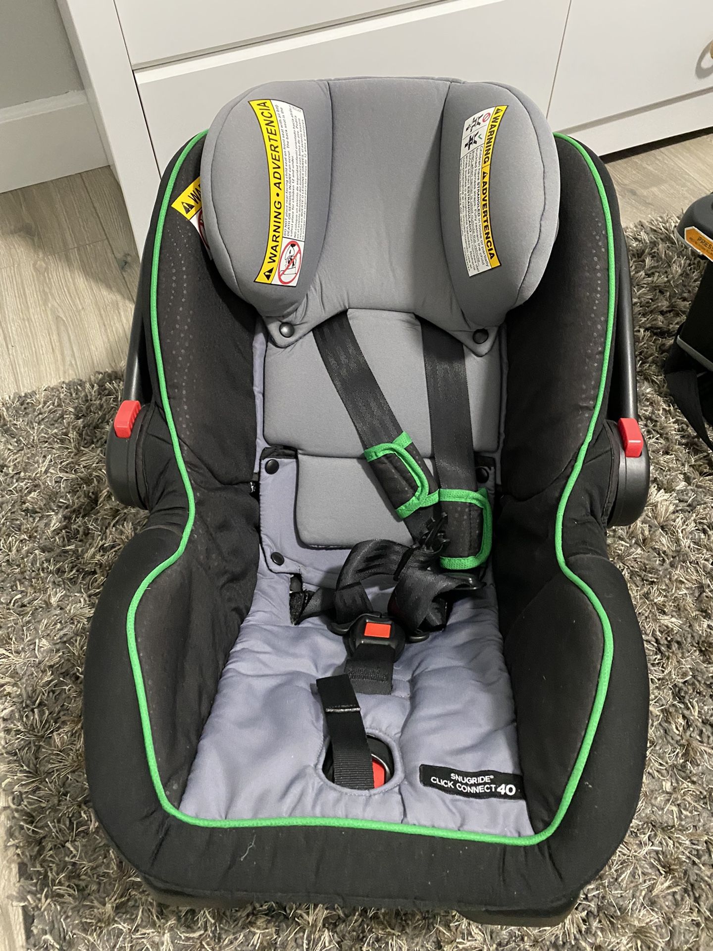 Graco ClickConnect 40 Infant Car seat With Base