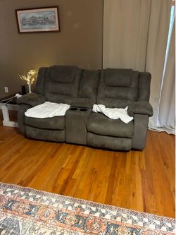 Recliner loveseat