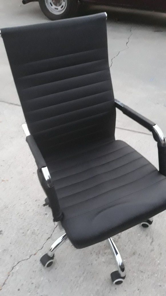 Office Chair In Excellent Condition