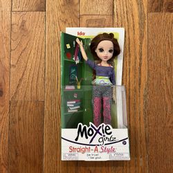 New Moxie Girlz Girl Straight A Style Ida Doll Toy Be true-Be you Smart Stylish