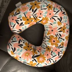 Nursing pillow