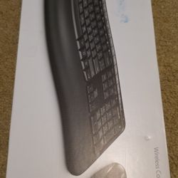 Microsoft Wireless Comfort Desktop 5050 Keyboard And Mouse set