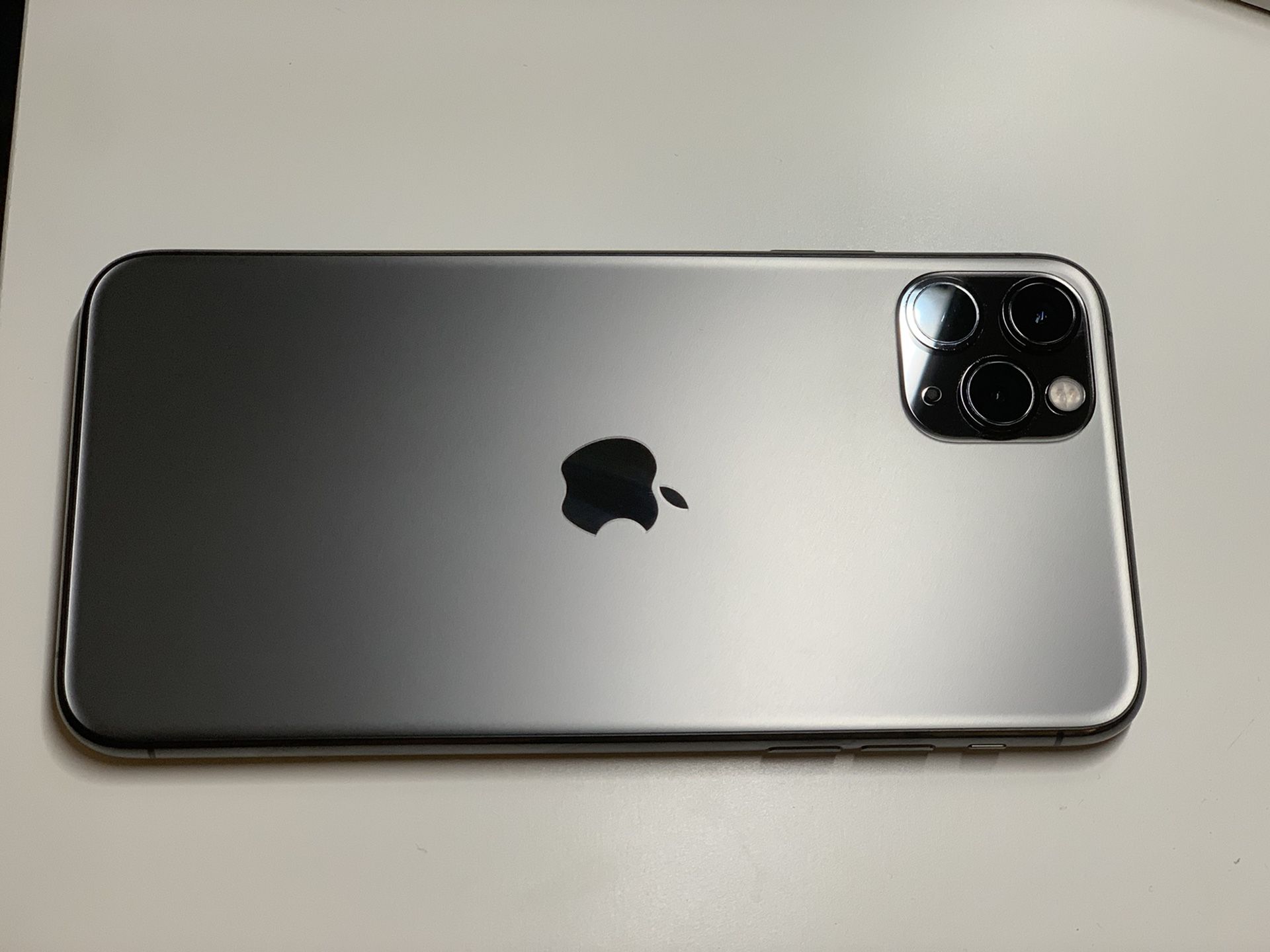 Gray iPhone 11 pro max 256Gb in great conditions