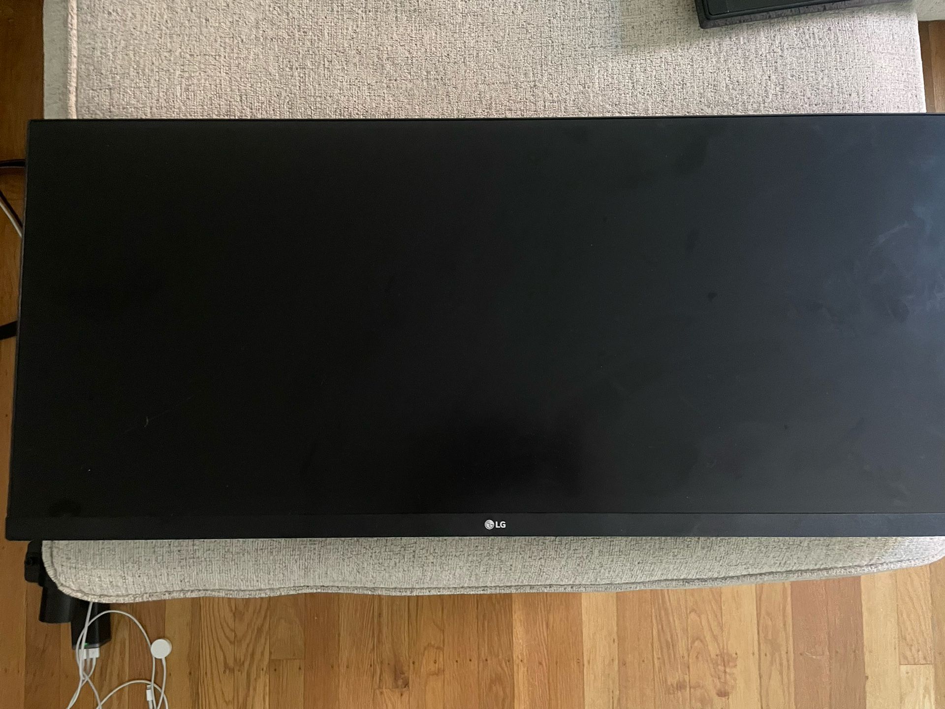 Ultra Wide Monitor with no stand
