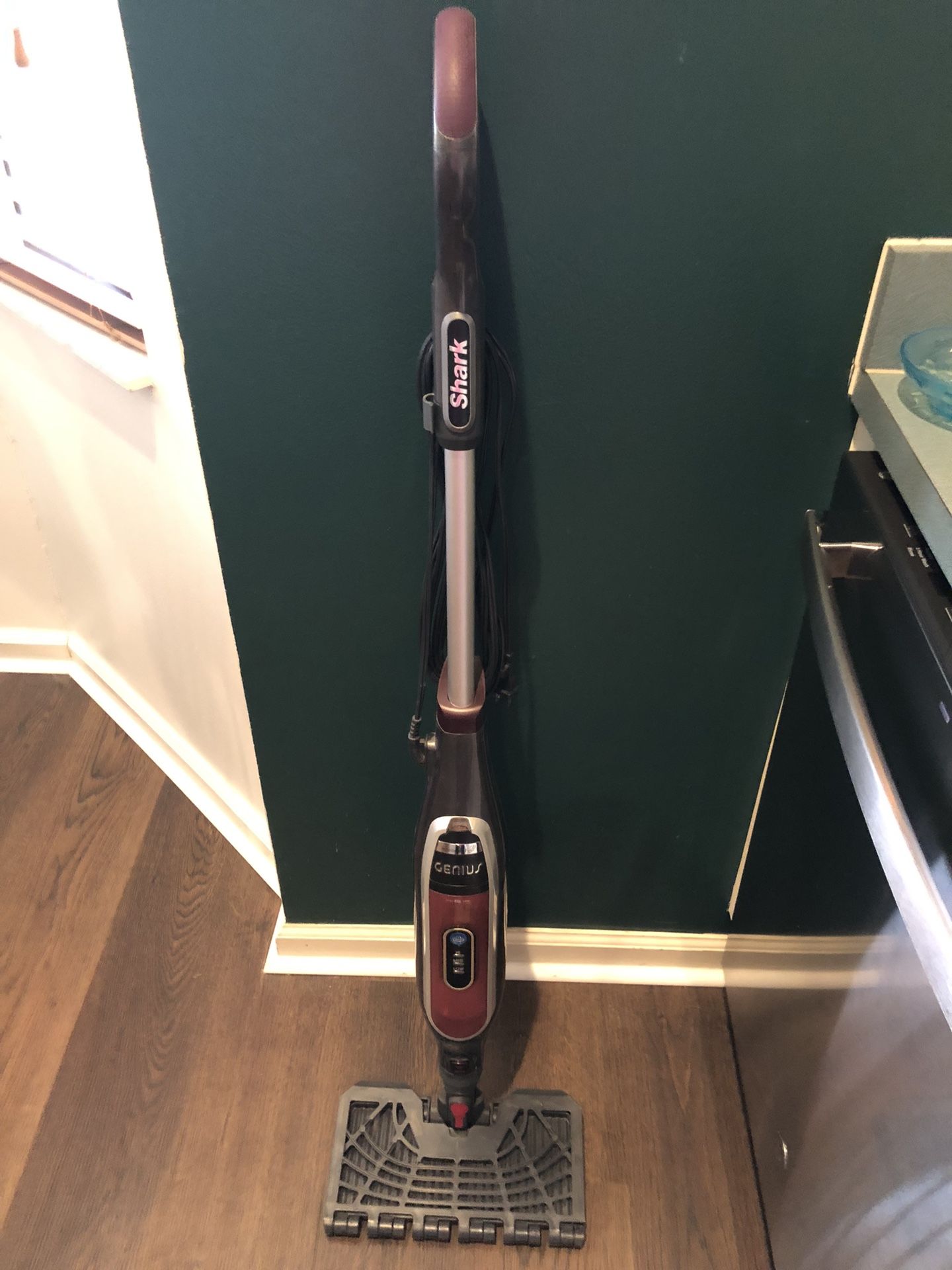 SHARK GENIUS STEAM POCKET MOP SYSTEM 