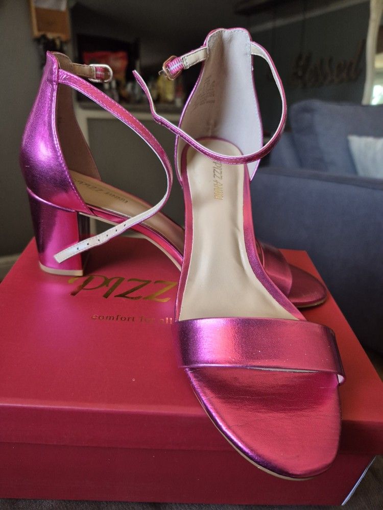 BEAUTIFUL SIZE 7 NEW