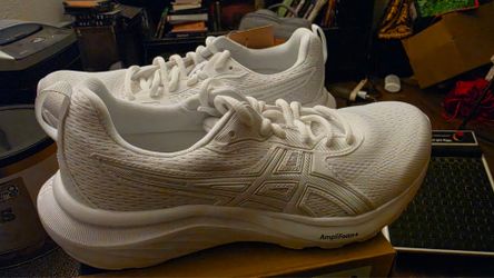 ASICS 8 women   Mujer