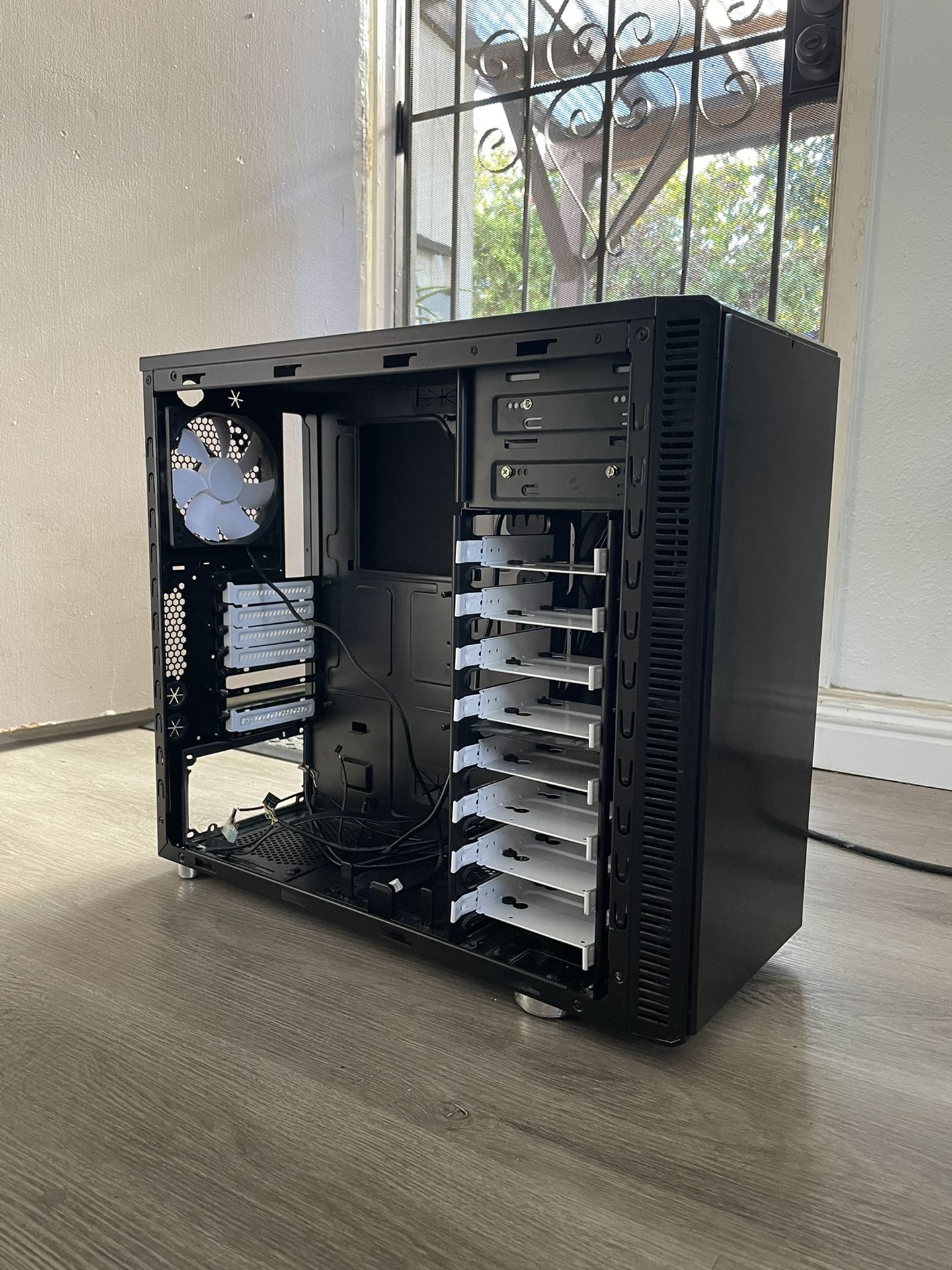 (RETRO) Fractal Define R3 PC Case from 2011 + SD Card Reader + DVD Drive