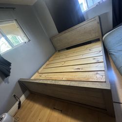King sizeWood bed frame