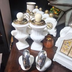 Vintage Avon glass bottles, bubble bath, aftershave, etc