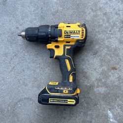 Dewalt DCD798B 20V MAX Brushless 1/2 in. Cordless Hammer Drill Driver (Tool  and battery