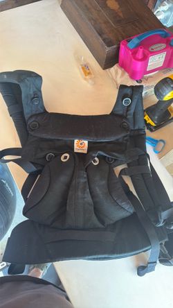 Ergo baby carrier
