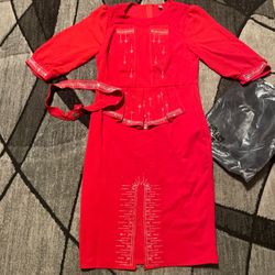 Red mini-dress with a touch of glamor 