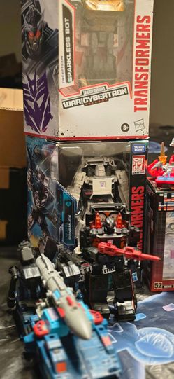 TRANSFORMERS  war for cybertron  trilogy figures