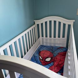 Selling baby crib $60