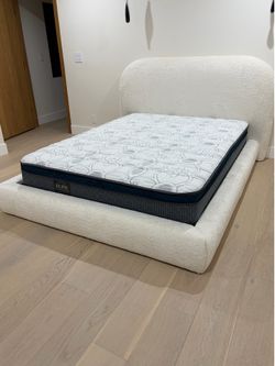 Queen size mattress pillow top 12”