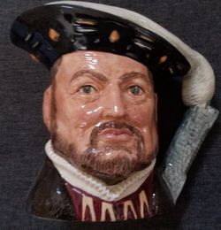 King Henry VIII D6642 Royal Doulton