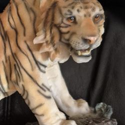 Prestige Tiger Statue 