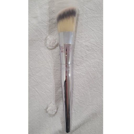 IT cosmetics love beauty fully flawless blush brush #227