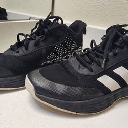 Adidas OWNTHEGAME 2.0 - Basketball Shoes Size US 6,5, UK 6, FR 39,5, JP 250, CHN 240. Made in Indonesia. Very Good Condition 