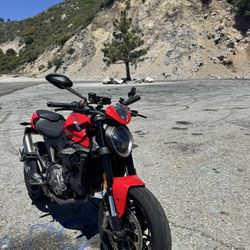 2024 Ducati Monster